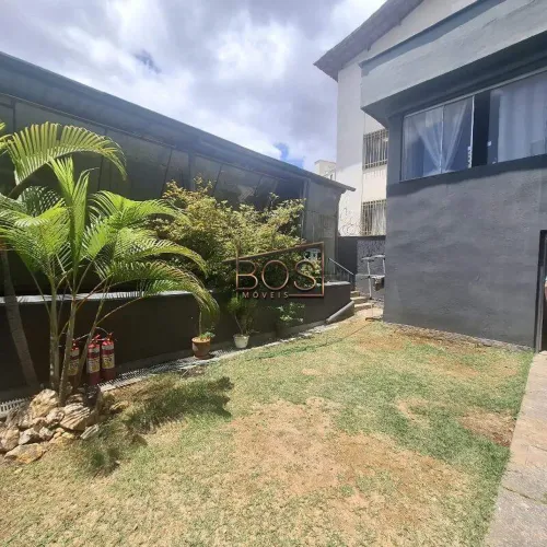 Casa para investidor - 2 Flats - 3 Suítes - 7 Quartos - Terraço - Bairro: Santo Antônio