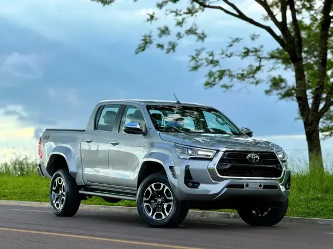 Hilux SRX Plus 2025 0KM IPVA só em 2026