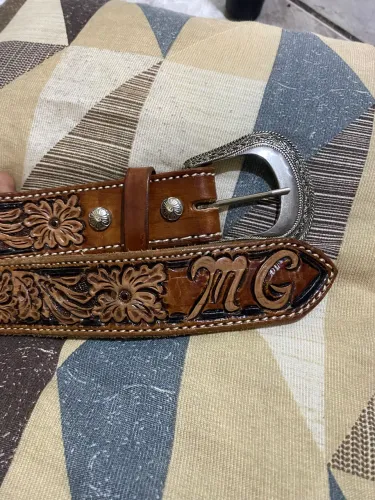 Cinto Country com inicias M G