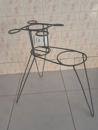 Mesa de Ferro (porta garrafa, copos e pratos) - divido 6 ou 12 vzs no Cartao