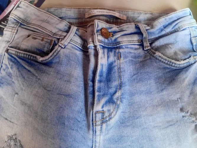 Calça jeans Zara tamanho 12.