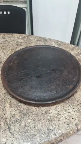 Forma de barro para assar pizza