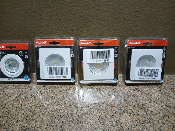 5 luminarias c/ lâmpada LED Avant 3W e 5W 6500K Branca,novos.
