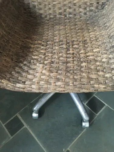 Cadeira de Rattan com Rodinhas