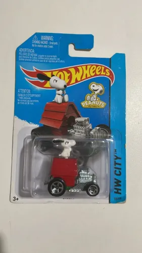 Hot Wheels Snoopy