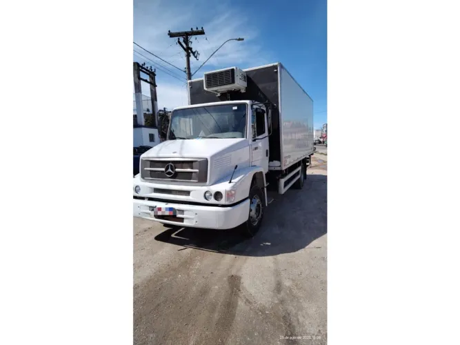 Mercedes-benz L-1318 2011