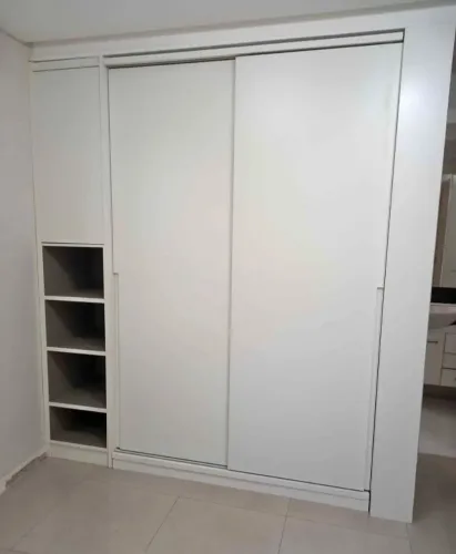 Guarda roupa MDF branco 2 portas de correr
