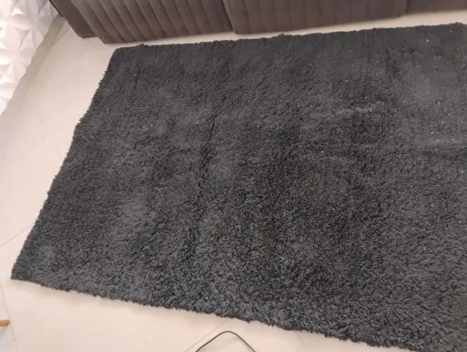 Tapete Peludo Preto não solta fios ? QUALIDADE