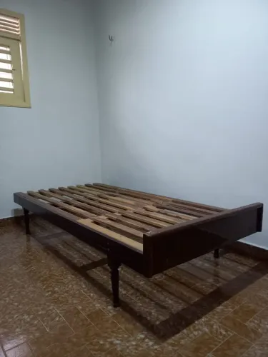 Cama de Solteiro com lastro de madeira resistente - em Mossoró/RN