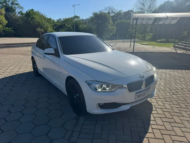 BMW 320I A 2.0 Turbo/activeflex 16V 184cv 4P 2013