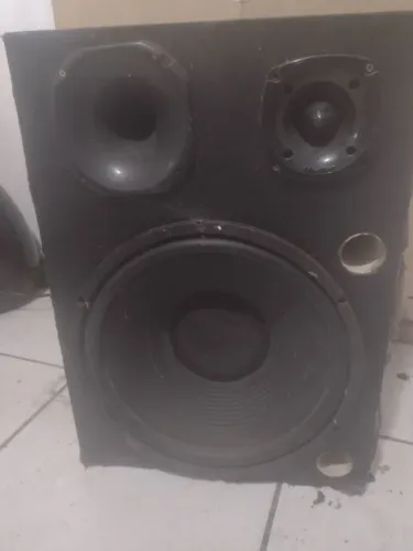 caixa de som ( não entrego)