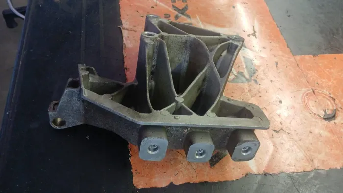 Suporte Inferior Motor Volkswagen Saveiro Cross Fox 1.6 8v Original 