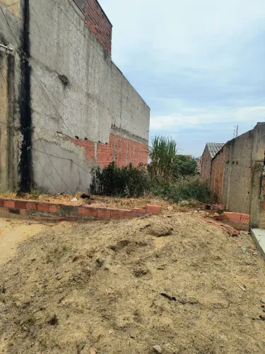 Terreno 6 x 25 m, escriturado, no São Bento 2 perto do horto florestal.