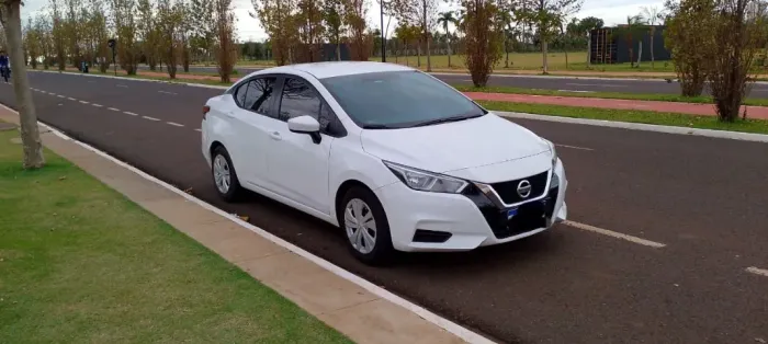 Vendo Nissan Versa Sense CTV 1.6 16V Flex Aut so vendo nao troco