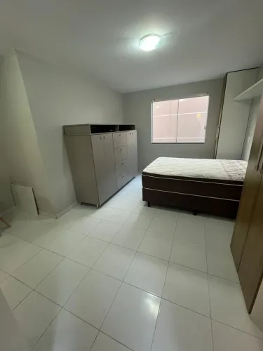 Studio mobiliado com garagem