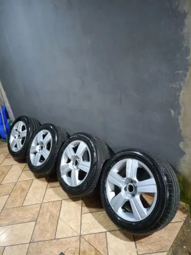 Vendo aro 16 medida do pneu 205 55 R16