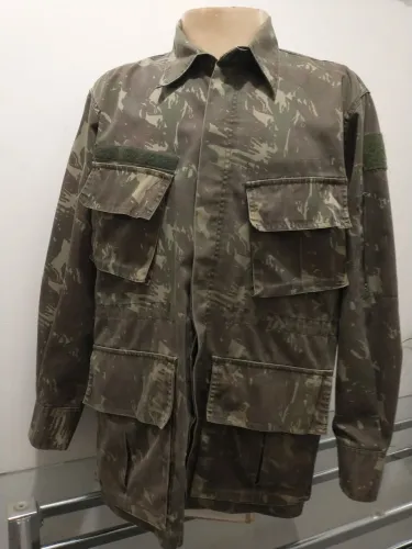 Jaqueta masculina camuflada Tam. G