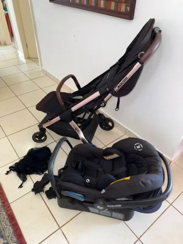 Carrinho de bebê com bebê conforto Maxi-Cosi Eva ( + Mosquiteiro) cor champagne