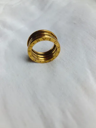 Anel Bvlgari banhado a ouro 
