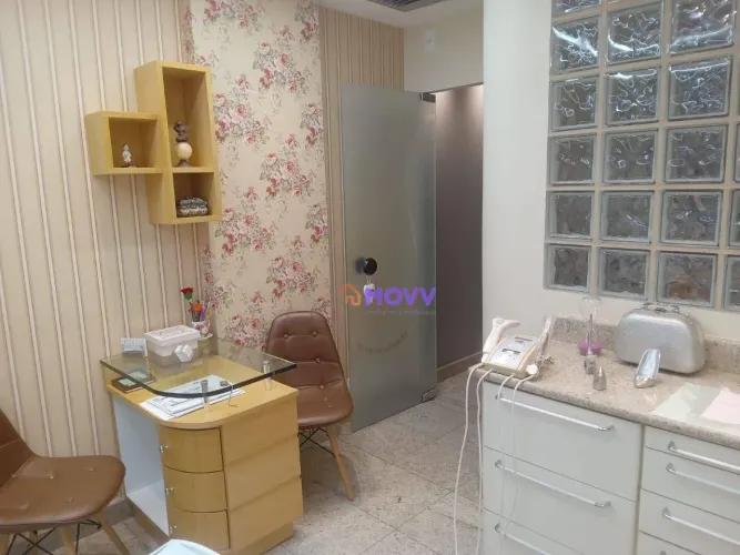 Bela Sala comercial toda montada dividida em 3 ambientes em prédio comercial no miolo de I