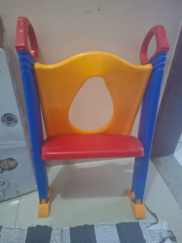 Assento infantil redutor com escada