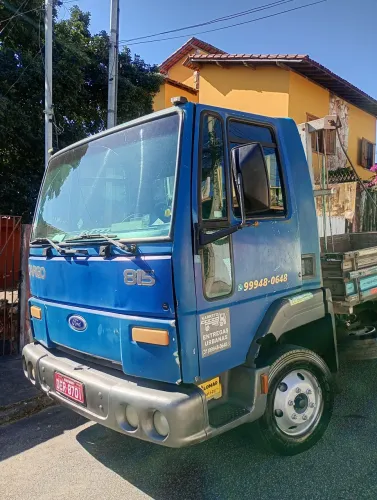 Caminhão ford cargo 815 carroceria 3/4