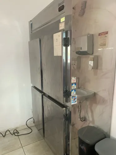 Geladeira inox industrial