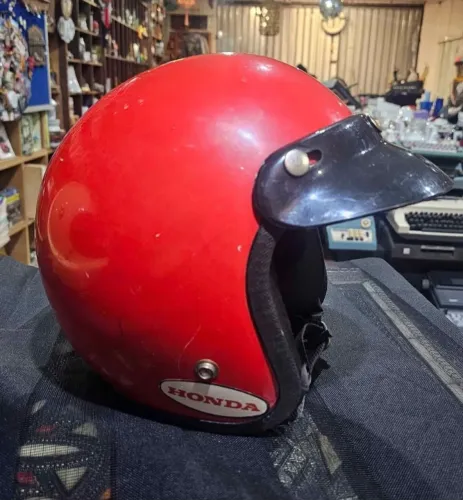 Capacete dos anos 80 da Honda