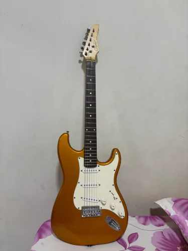 Guitarra Condor Stratocaster rx10 Dourada
