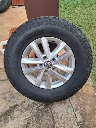 Roda aro 16 Amarok excelente estado mais pneu zero km