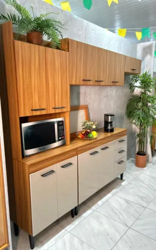 Oferta Cozinha com 11 Portas e 2 Gavetas