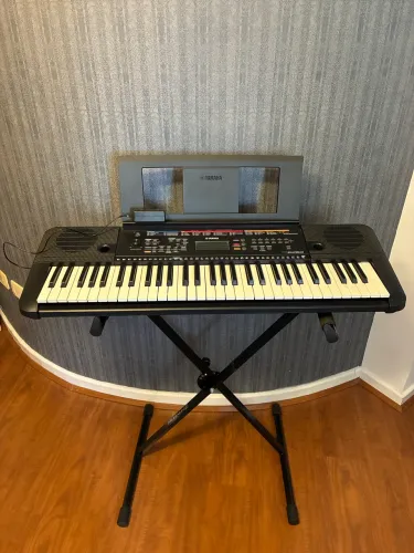 Teclado yamaha PSR E263
