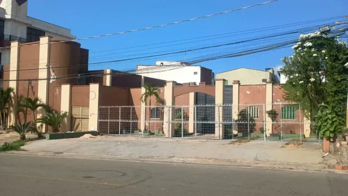Prédio Comercial no Olho D'água