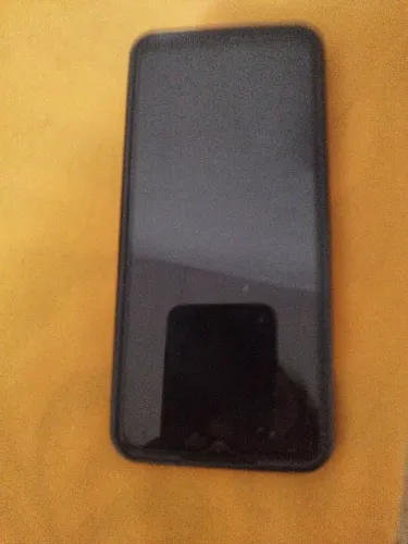Celular semi novo