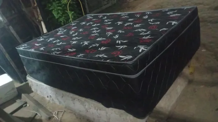Cama box casal com 15 centímetros de espuma reforçada direto de fábrica