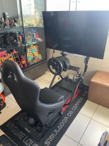 Cockpit com som e vibração ,volante t300 último modelo Ps5