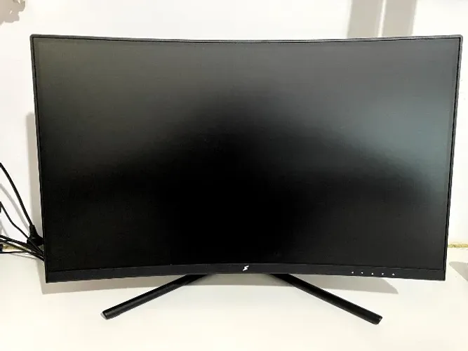 Monitor Gamer SuperFrame Precision 27" Curvo QHD 180Hz 1ms HDR FreeSync - Excelente Estado