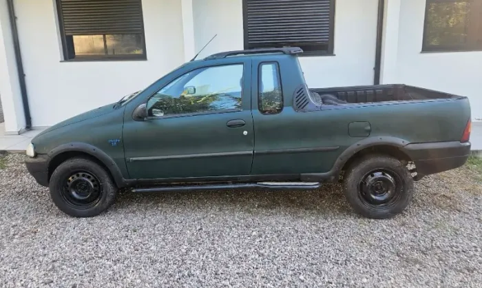 Fiat Strada Working 1.5 MPI 8V CE 2001