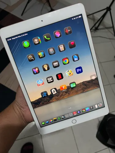 iPad 8th 128gb Gold Semi Novo