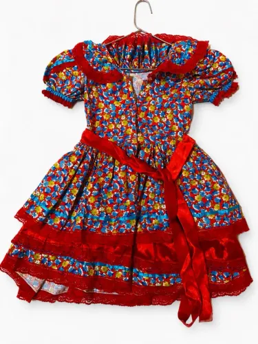 Vestido Junino Infantil 4-5 anos/ usado apenas 1 vez.