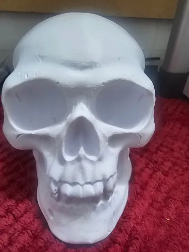 Caveira em PLA, fabricada em impressora 3D