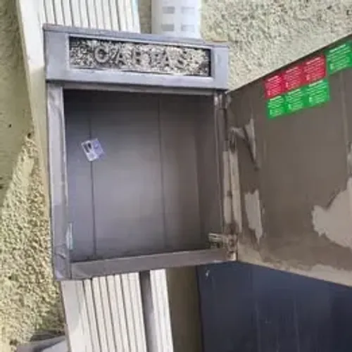Caixa de correspondência correios - ferro com pedestal
