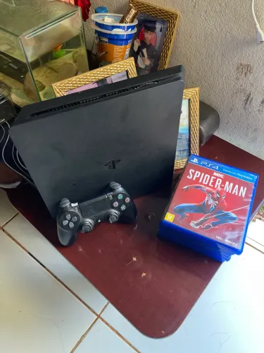 Ps4 slim 1 terá