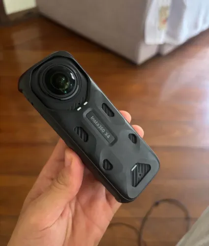 Insta 360 X4