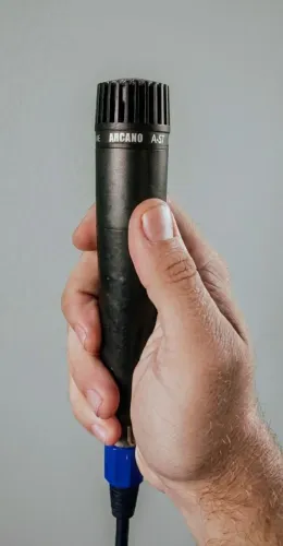 Microfone A57 Arcano Dinâmico clone do Shure A57
