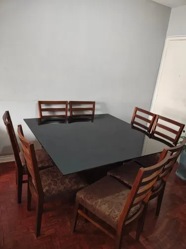 Mesa de Jantar 8 Lugares em Madeira com Tampo de Vidro Preto