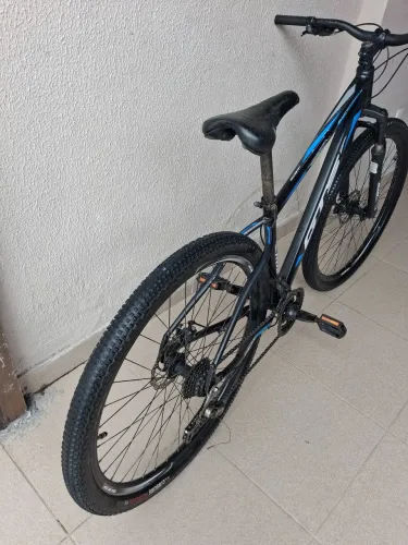 Vendo uma bicicleta aro 29
