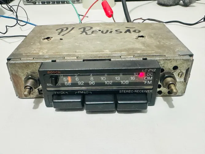 Antigo rádio Am Fm Bosch para revisão veículos antigos ler anúncio fusca
