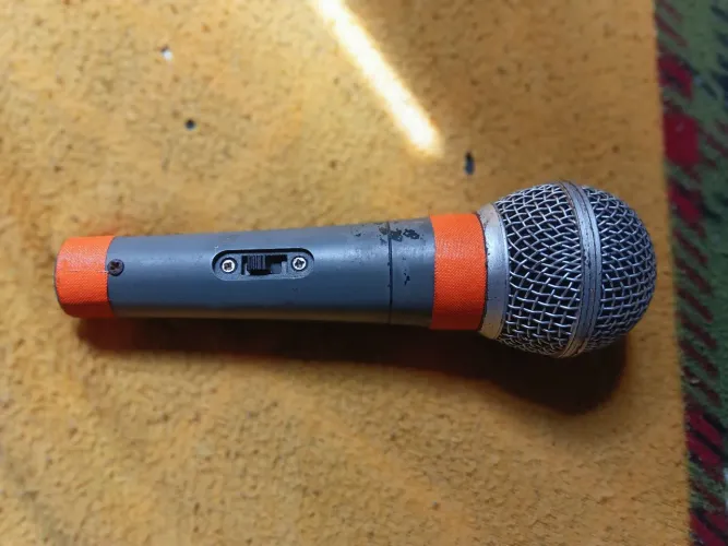 Microfone com fio