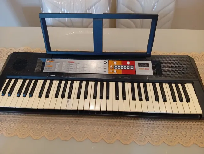 Teclado yamaha PSR-F51 semi-novo (preço negociável)